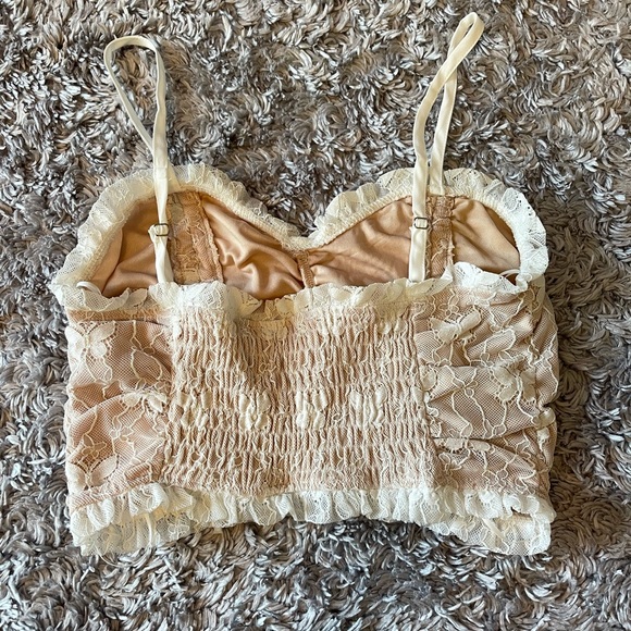 White lace crop top - Picture 2 of 3